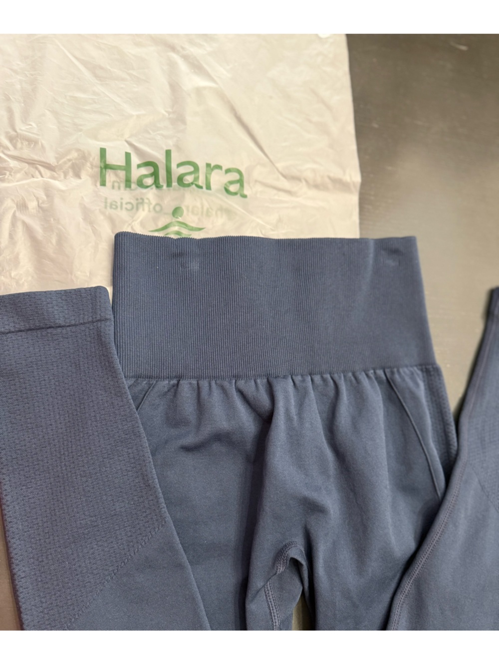 Halara High-Waisted Seamless Navy Blue Leggings -XS 7/8